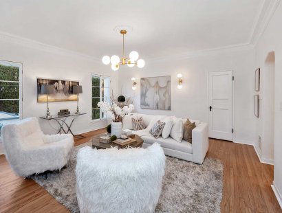 The Hayworth: Elizabeth Taylor Suite-Living Room
