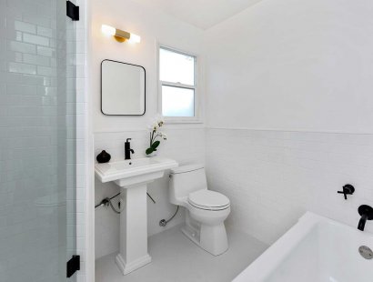 The Hayworth: Elizabeth Taylor Suite-Bathroom